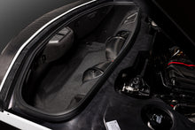 Load image into Gallery viewer, Eventuri Chevrolet C8 Corvette Black Carbon Intake System